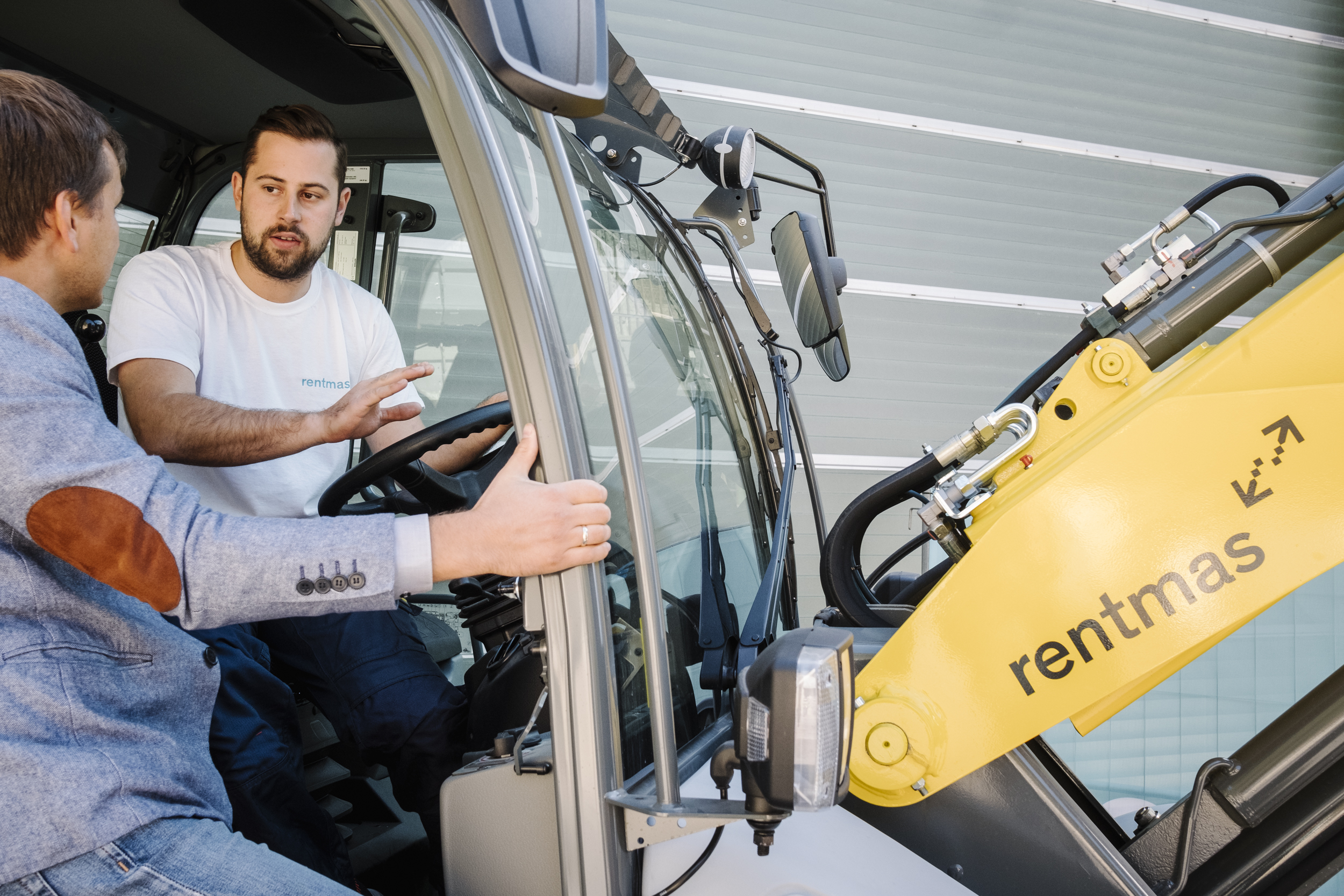 rentmas dispone di una vasta e affidabile rete di fornitori per offrire ai clienti il miglior escavatore a noleggio sul mercato